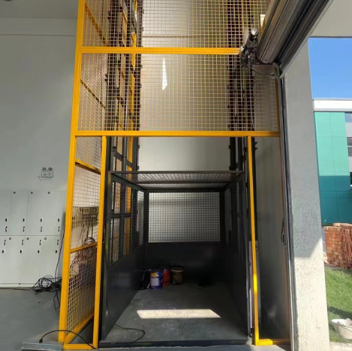 十堰导轨式升降机助力物流园破解运输难题