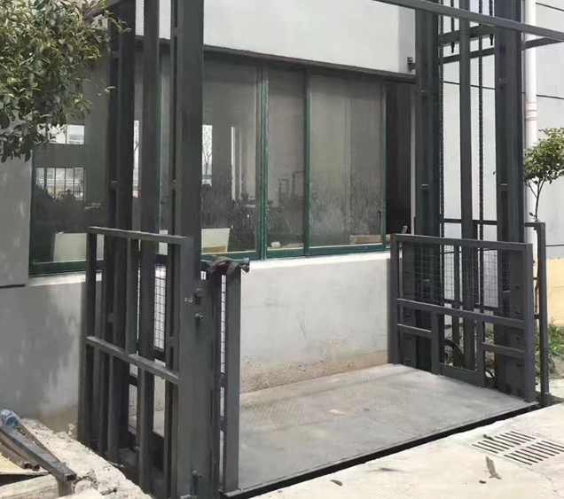 十堰导轨式施工升降机助力民生工程提速增效